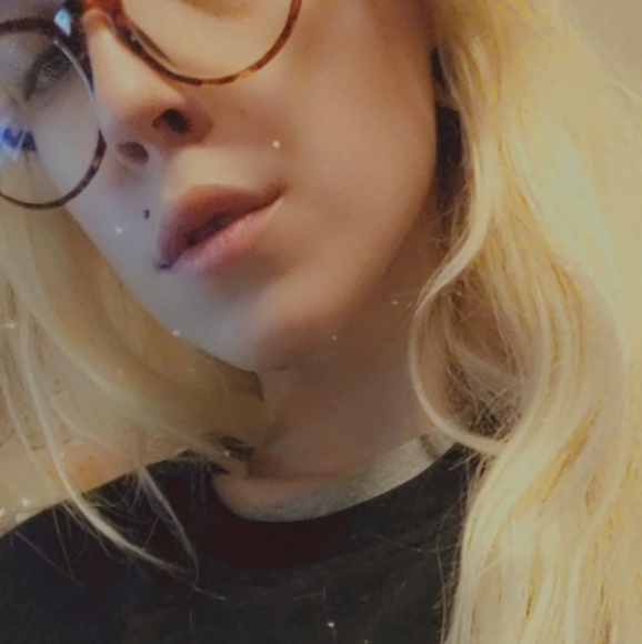 Meet your Posher, Kimberly - Picture 1 of 1